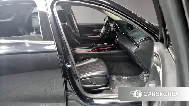 Genesis GV70 2021 Черный из Кореи, фото 2