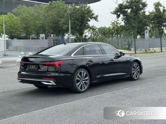 Audi A6L 2022 Черный из Китая, фото 2