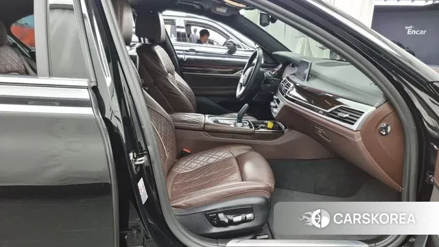 BMW 7 Series (G11) 2020 Черный из Кореи, фото 2