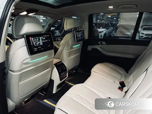 BMW X7 (G07) 2021 Белый из Кореи, фото 2