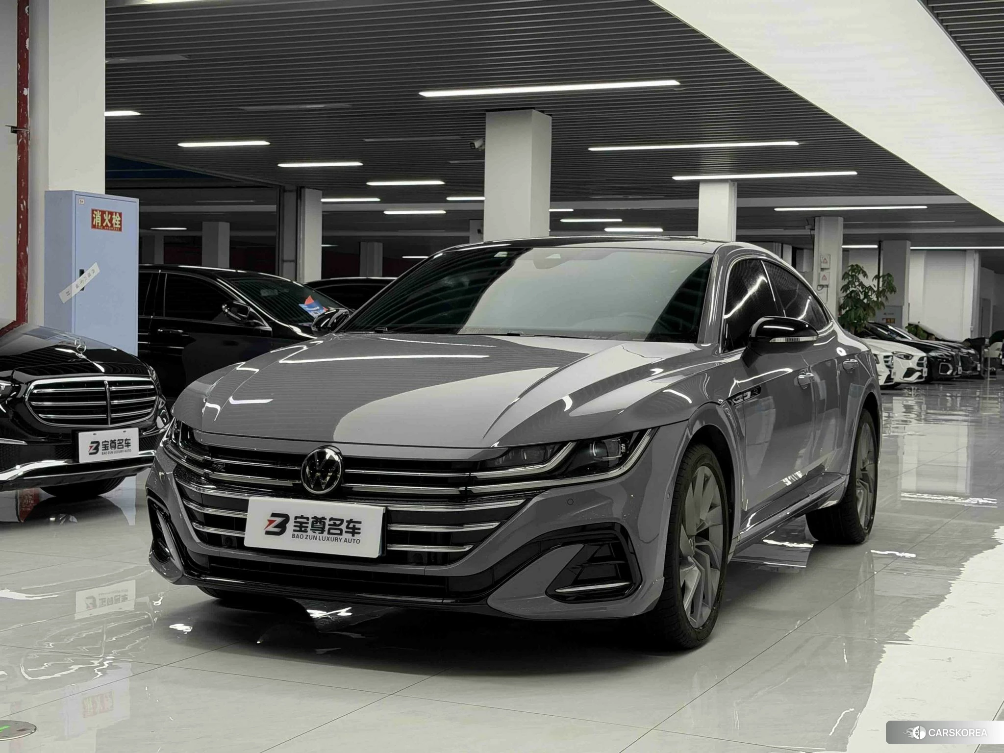 Volkswagen CC 2022 Темно-серый из Китая, фото 2