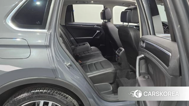 Volkswagen Tiguan second Generation 2021 Серый из Кореи, фото 2