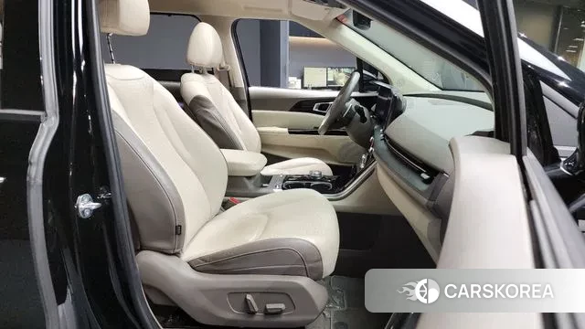 Kia Carnival 4th generation 2023 Черный из Кореи, фото 2