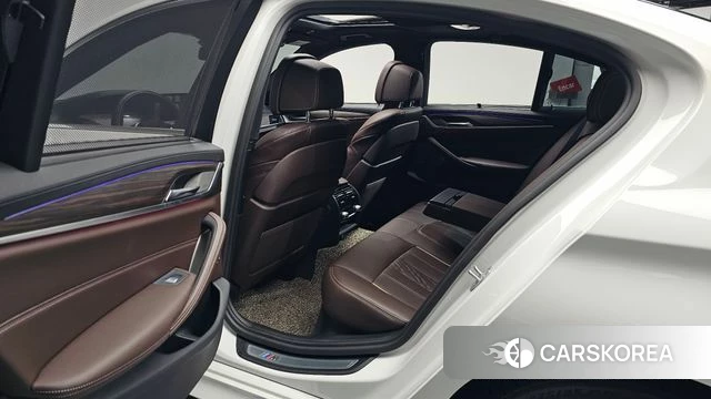 BMW 5 Series (G30) 2020 Белый из Кореи, фото 2