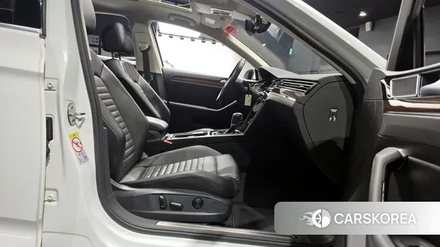 Volkswagen Passat GT (B8) 2018 Белый из Кореи, фото 2