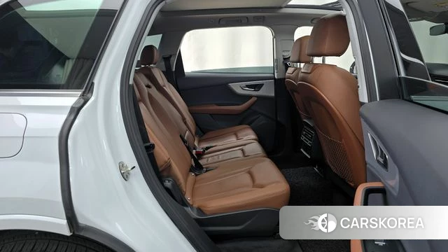 Audi Q7 (4M) 2021 Белый из Кореи, фото 2