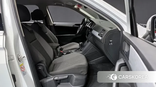 Volkswagen Tiguan second Generation 2018 Белый из Кореи, фото 2