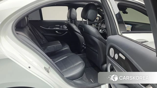 Mercedes-Benz E-Class W213 2018 Белый из Кореи, фото 2