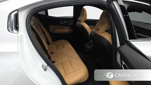 Volvo S60 3rd generation 2019 Белый из Кореи, фото 2