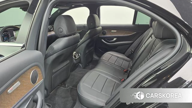 Mercedes-Benz E-Class W213 2021 Черный из Кореи, фото 2