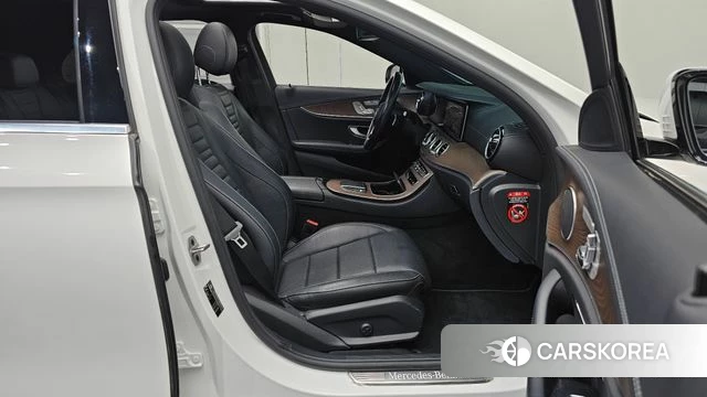 Mercedes-Benz E-Class W213 2021 Белый из Кореи, фото 2