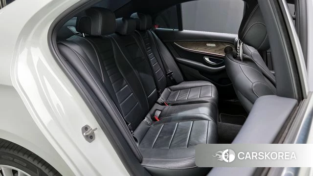 Mercedes-Benz E-Class W213 2021 Белый из Кореи, фото 2