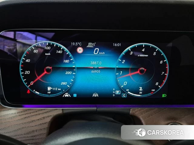 Mercedes-Benz E-Class W213 2021 Серый из Кореи, фото 2