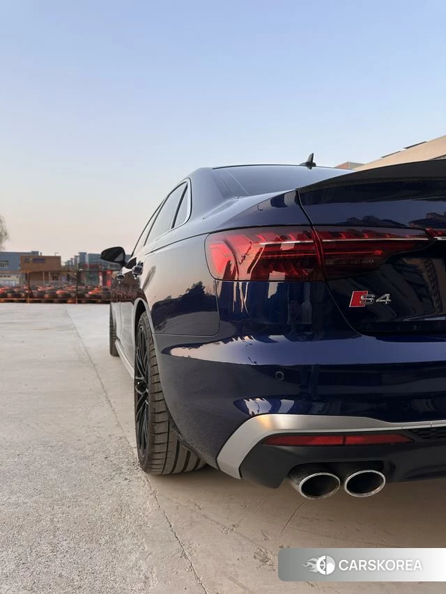 Audi S4 2022 Синий из Китая, фото 2