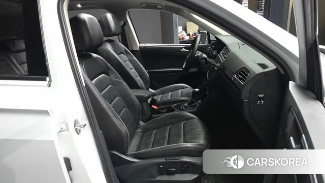 Volkswagen Tiguan second Generation 2020 Белый из Кореи, фото 2