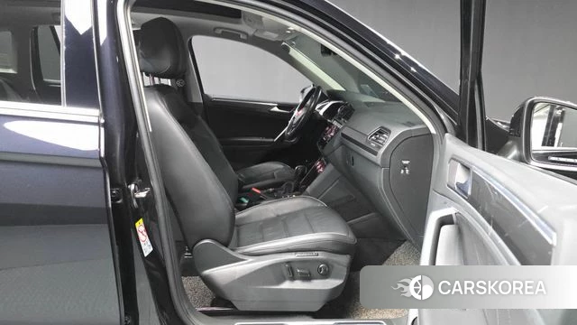 Volkswagen Tiguan second Generation 2020 Черный из Кореи, фото 2