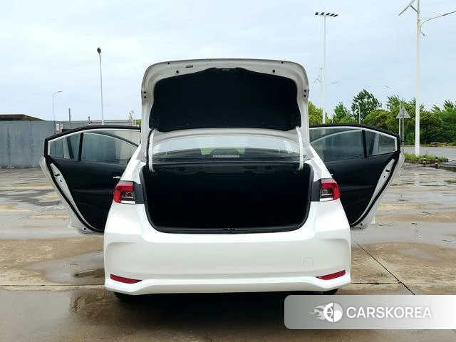 Toyota Corolla 2022 Белый из Китая, фото 2