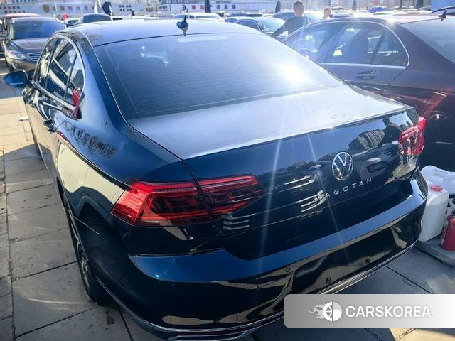 Volkswagen Magotan 2022 Черный из Китая, фото 2
