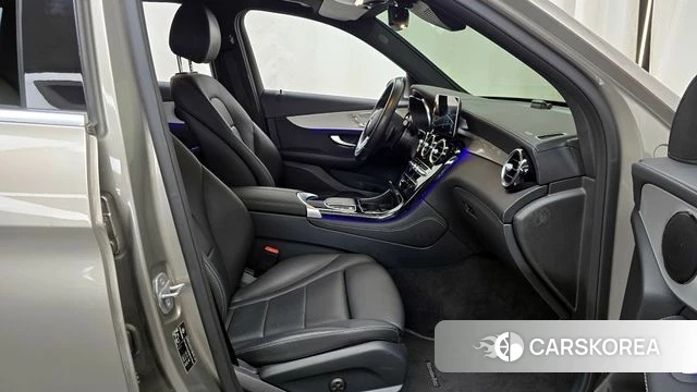 Mercedes-Benz GLC-Class X253 2020 Песочный из Кореи, фото 2