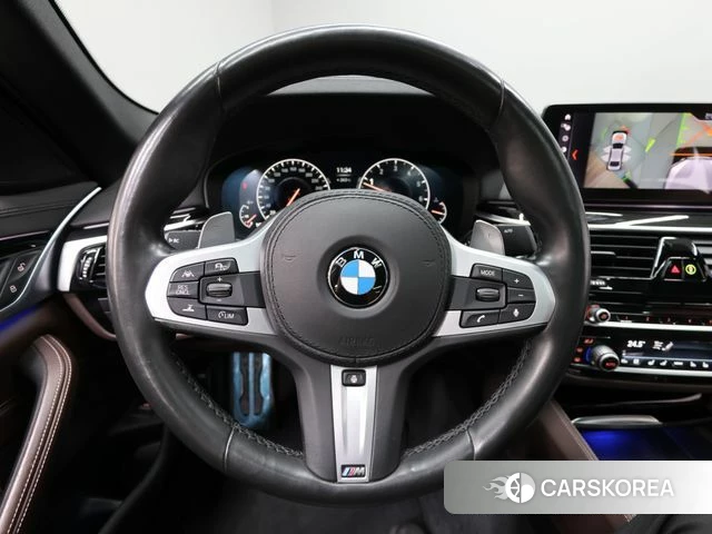 BMW 5 Series (G30) 2019 Черный из Кореи, фото 2
