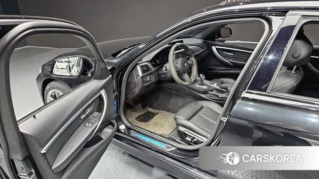 BMW 3 Series (F30) 2018 Черный из Кореи, фото 2