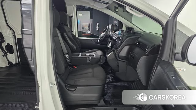 Hyundai Staria 2022 Белый из Кореи, фото 2