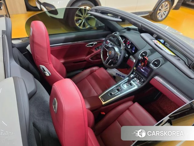Porsche 718 Boxster 2023 Серебристо-серый из Кореи, фото 2