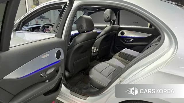 Mercedes-Benz E-Class W213 2020 Серебристо-серый из Кореи, фото 2