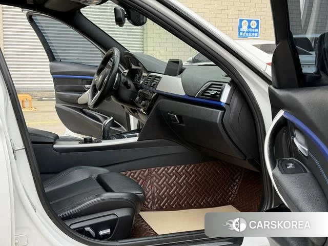 BMW 3 series 2019 Белый из Китая, фото 2