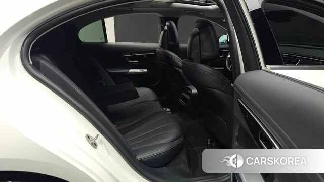 Mercedes-Benz E-Class W214 2025 Белый из Кореи, фото 2