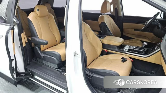 Kia Carnival 4th generation 2023 Белый из Кореи, фото 2