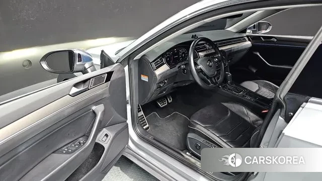 Volkswagen Arteon 2019 Серебристо-серый из Кореи, фото 2