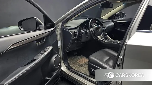 Lexus NX300h 2018 Серый из Кореи, фото 2