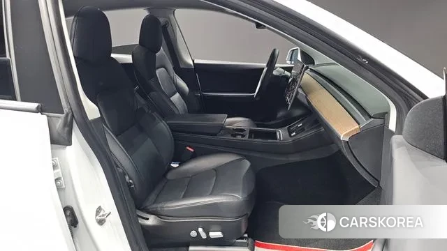 Tesla Model Y 2021 Белый из Кореи, фото 2