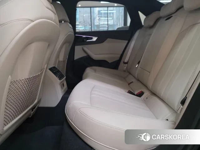 Audi A4 (B9) 2023 Синий из Кореи, фото 2