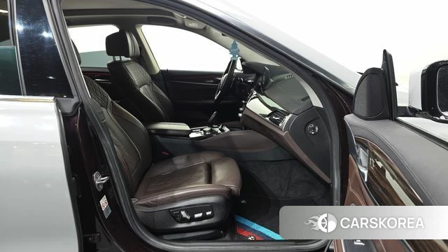 BMW 6 Series GT (G32) 2019 Серебристо-серый из Кореи, фото 2