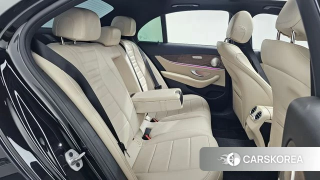 Mercedes-Benz E-Class W213 2023 Черный из Кореи, фото 2