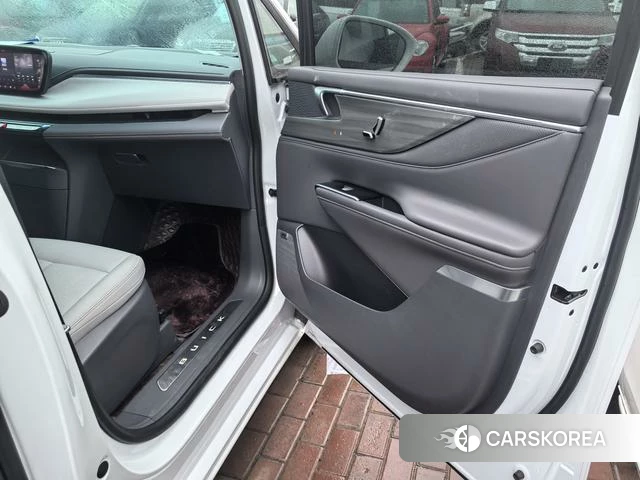 Buick GL8 2025 Белый из Китая, фото 2