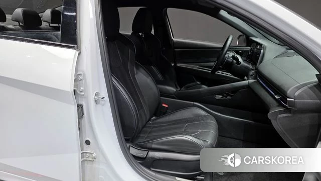 Hyundai The New Avante (CN7) 2024 Белый из Кореи, фото 2