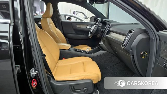 Volvo XC40 2019 Черный из Кореи, фото 2