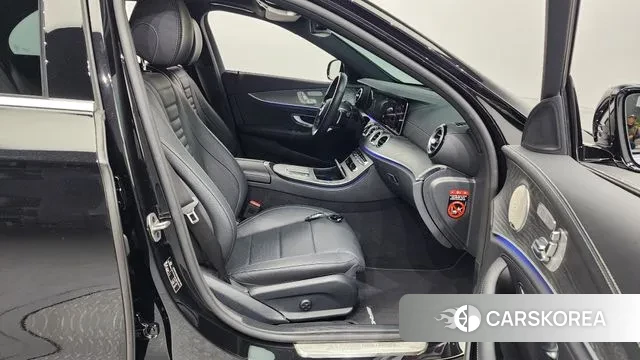 Mercedes-Benz E-Class W213 2022 Черный из Кореи, фото 2