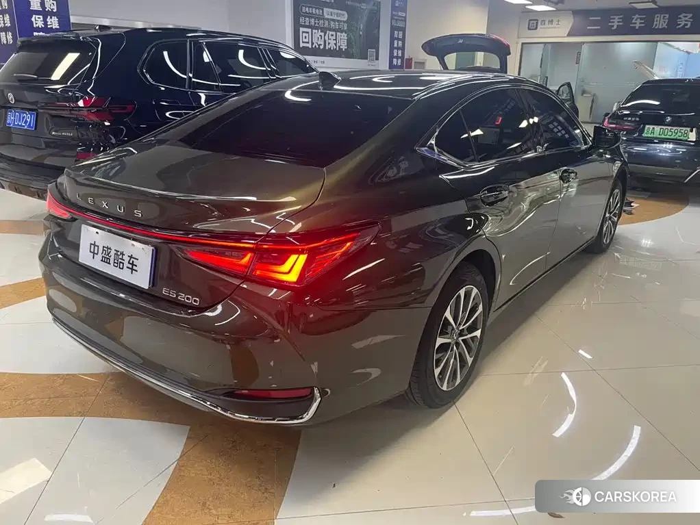 Lexus ES 2026 Зеленый из Китая, фото 2