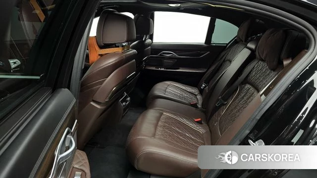 BMW 7 Series (G11) 2020 Черный из Кореи, фото 2