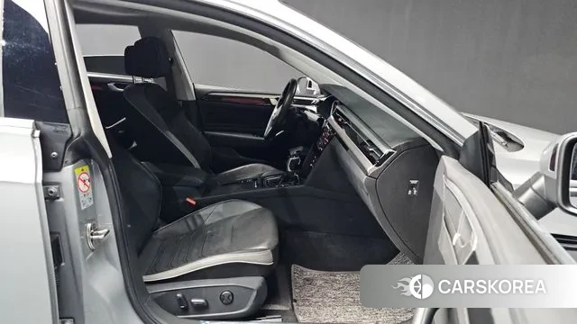 Volkswagen Arteon 2023 Серый из Кореи, фото 2