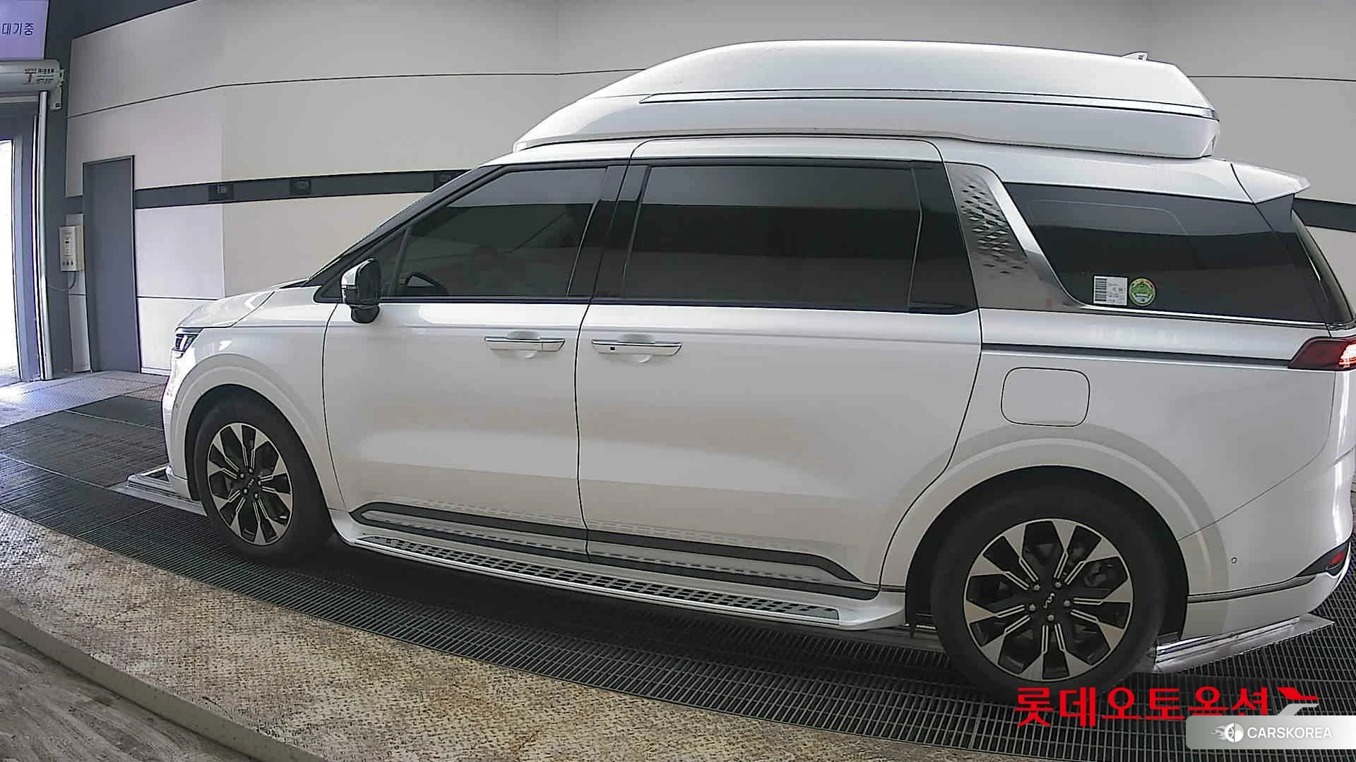 Kia Carnival Hairimujin 2023 Белый из Кореи, фото 2