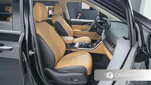 Kia Carnival 4th generation 2023 Черный из Кореи, фото 2