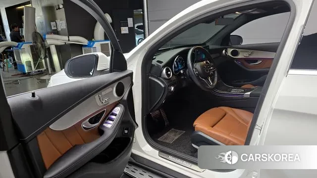 Mercedes-Benz GLC-Class X253 2023 Белый из Кореи, фото 2