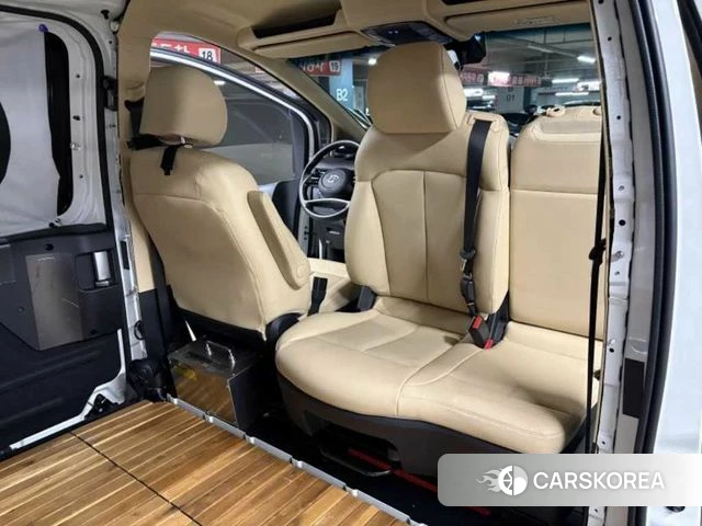 Hyundai Staria 2022 Белый из Кореи, фото 2