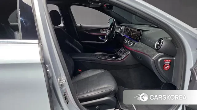 Mercedes-Benz E-Class W213 2022 Серебряный из Кореи, фото 2