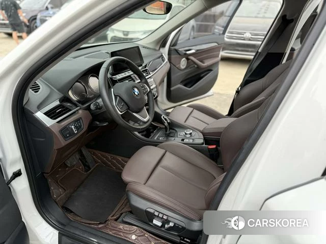 BMW X1 2022 Белый из Китая, фото 2